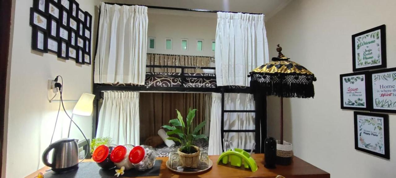 Coliving Jogja Sweet Home Kost Lengkap Di Jogjakarta Kültér fotó